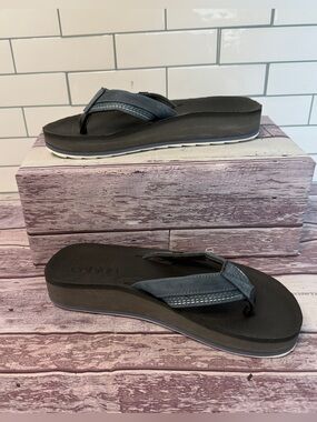 Cobian Women’s  Blue Gray Foam Flip Flop 🩴 Sandals Size 6